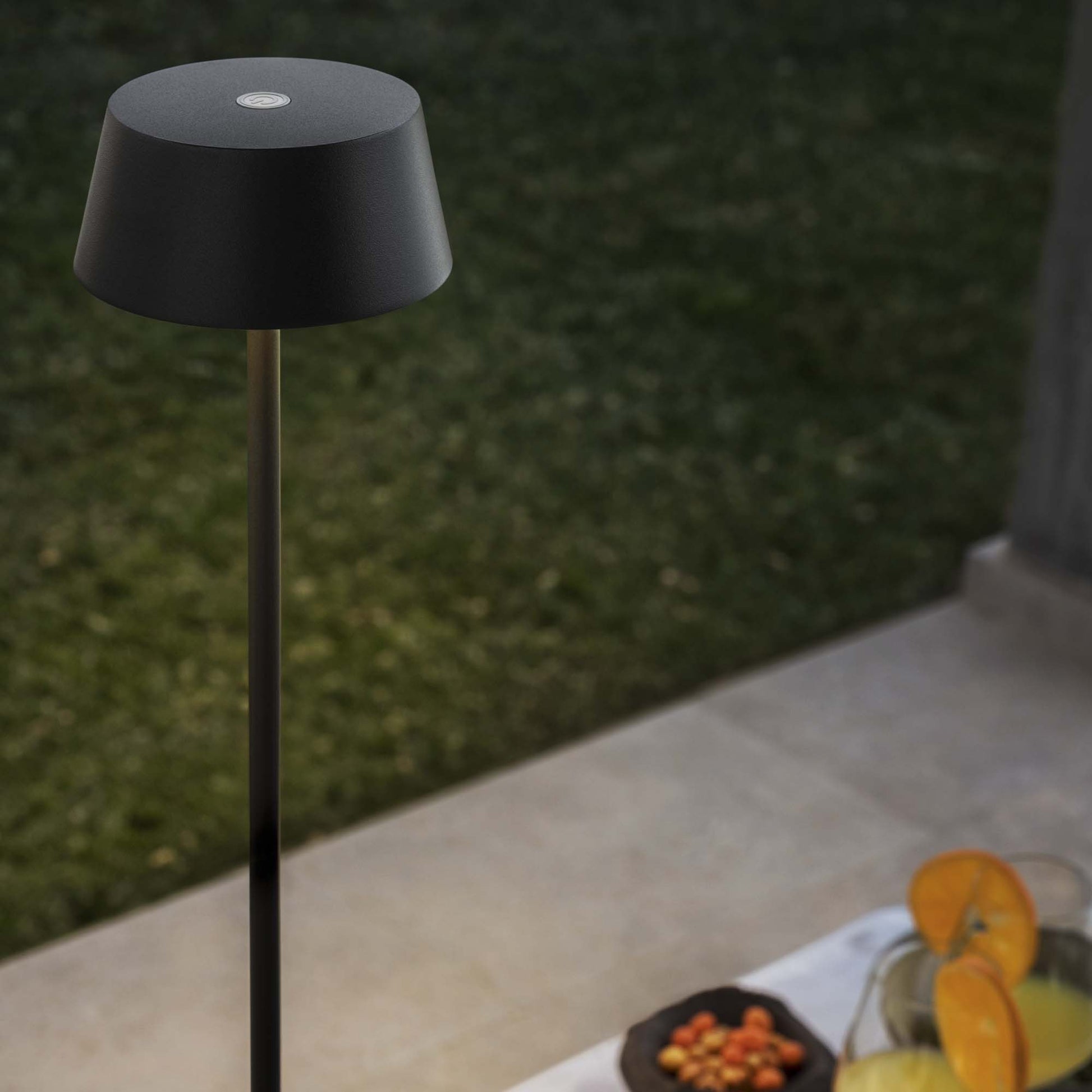Lampada Outdoor Pure da tavolo ideal lux