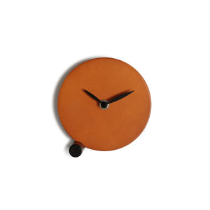 SLEEK CLOCK CORTEN Orologio rotondo d'appoggio in legno