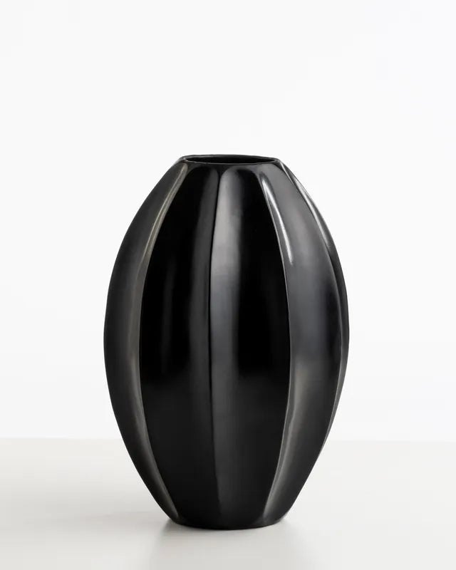 Vaso Stella Nera - ceramica - arredo muro - design - Wdesign - macerata - marche - CAVAAG059-1